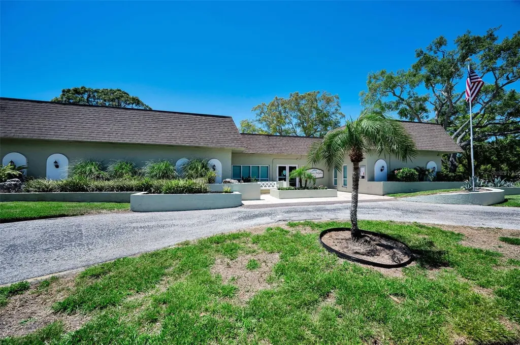 1250 S Pinellas Avenue Tarpon Springs FL 34689