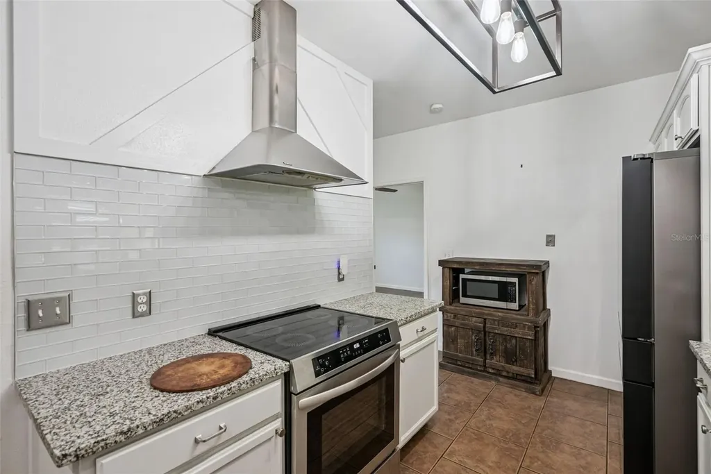 311 W Lewis Avenue Apopka FL 32712