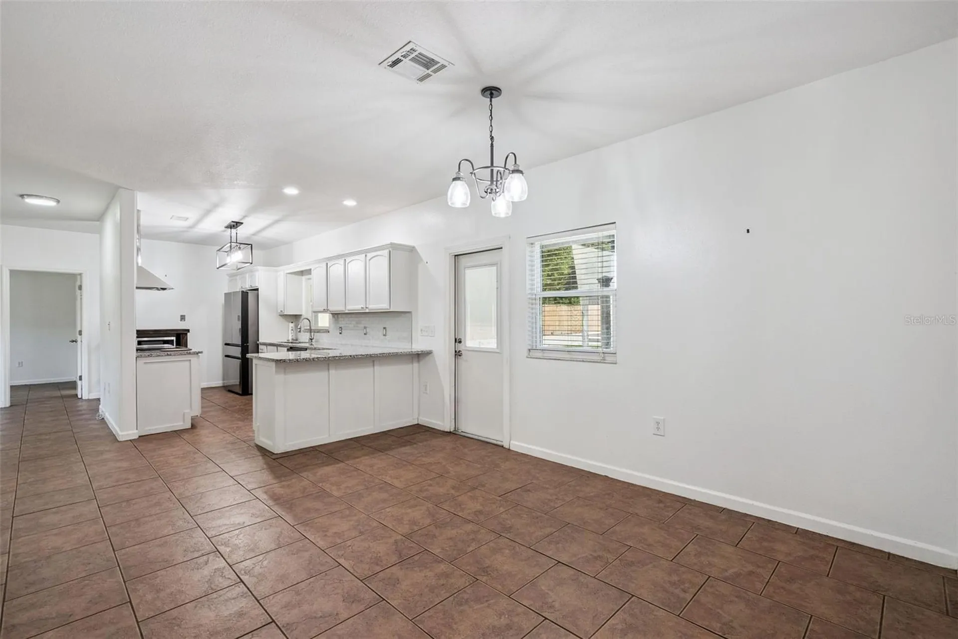311 W Lewis Avenue Apopka FL 32712