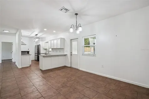 311 W Lewis Avenue Apopka FL 32712