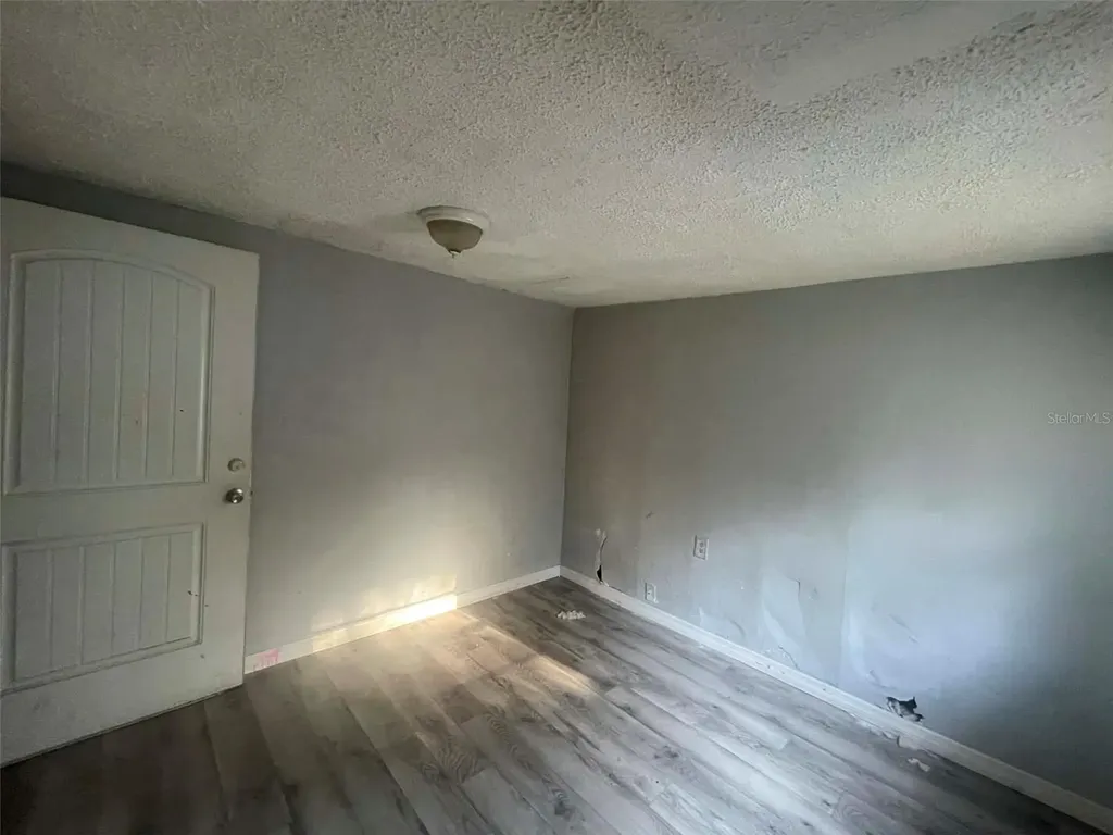 8716 N Tangerine Place Tampa FL 33617