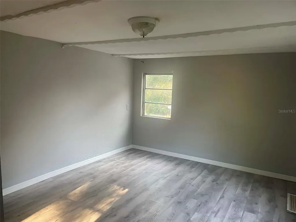 8716 N Tangerine Place Tampa FL 33617