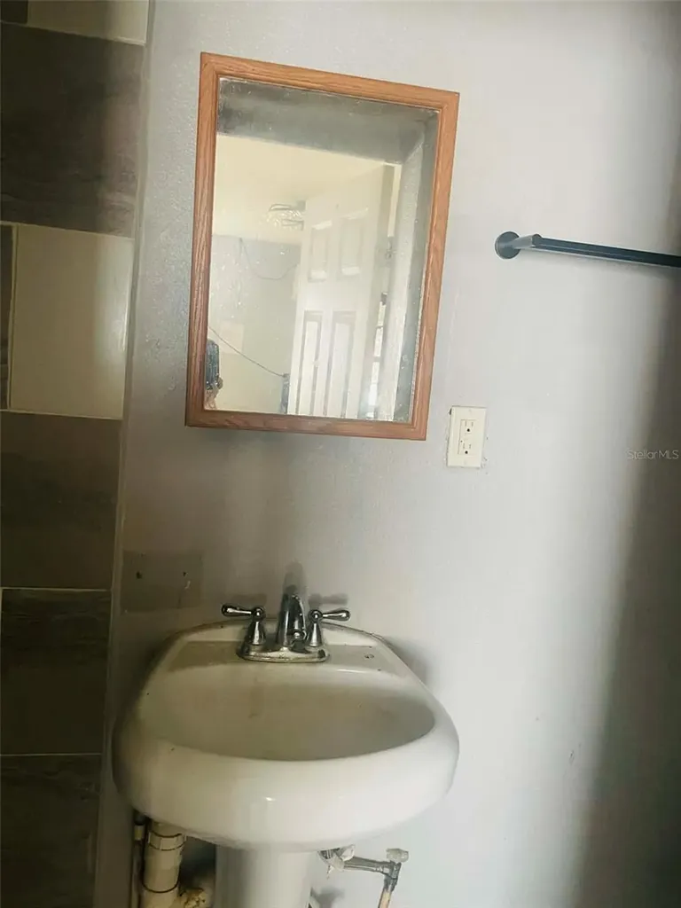 8716 N Tangerine Place Tampa FL 33617