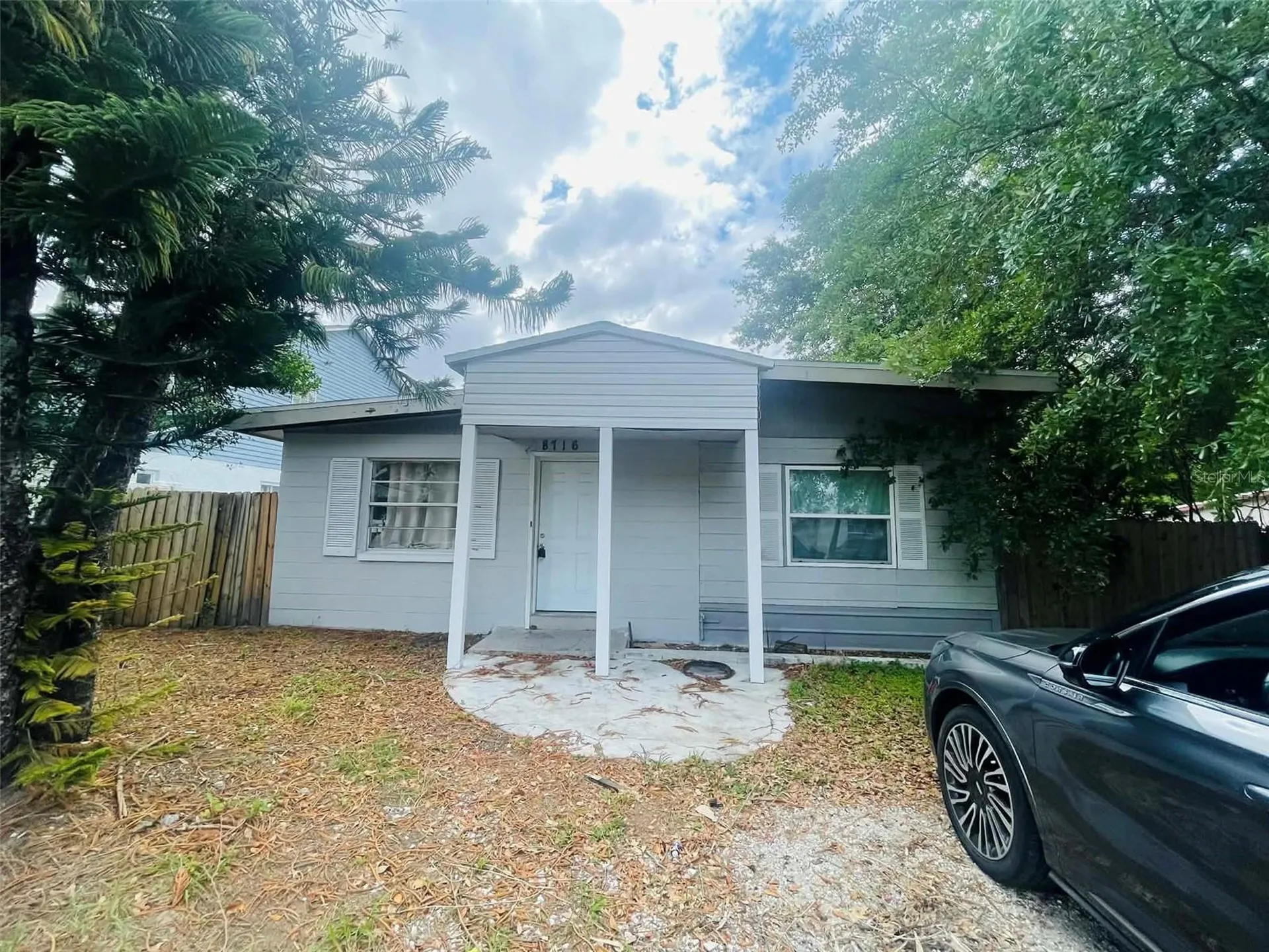 8716 N Tangerine Place Tampa FL 33617