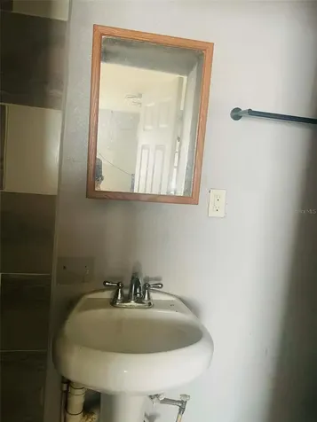 8716 N Tangerine Place Tampa FL 33617