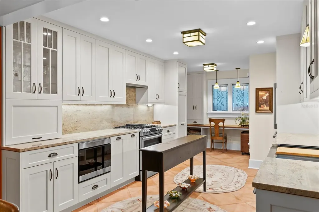 316 9th Avenue NE St Petersburg FL 33701