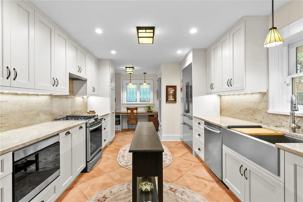 316 9th Avenue NE St Petersburg FL 33701