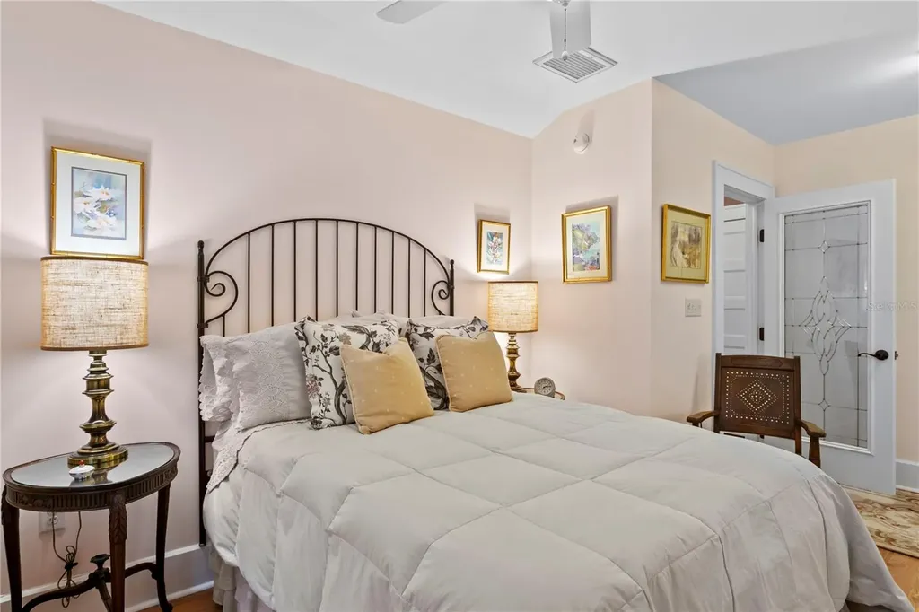 316 9th Avenue NE St Petersburg FL 33701