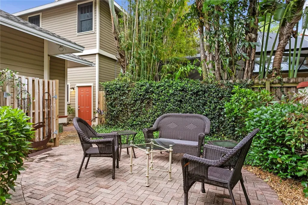316 9th Avenue NE St Petersburg FL 33701