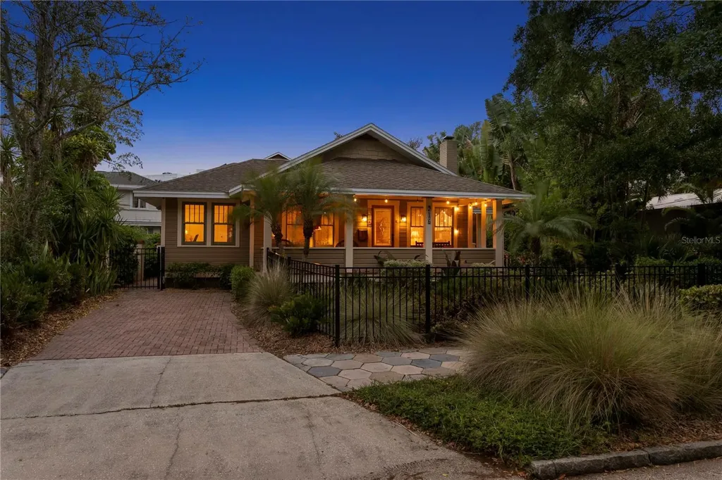 316 9th Avenue NE St Petersburg FL 33701