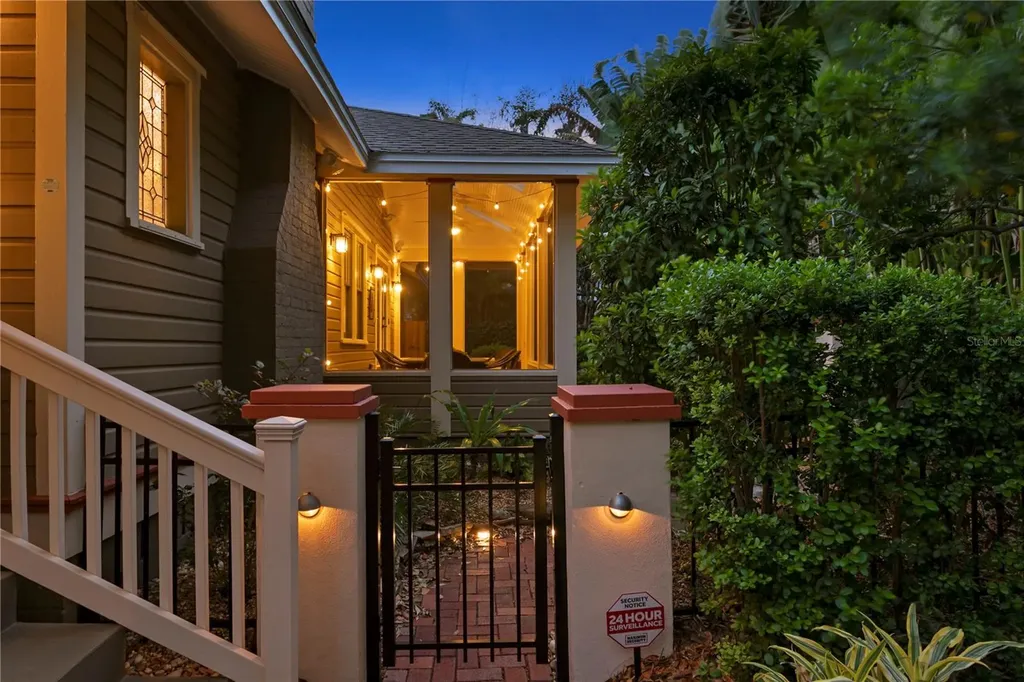 316 9th Avenue NE St Petersburg FL 33701