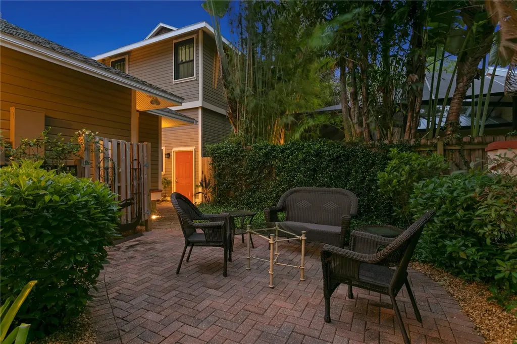 316 9th Avenue NE St Petersburg FL 33701