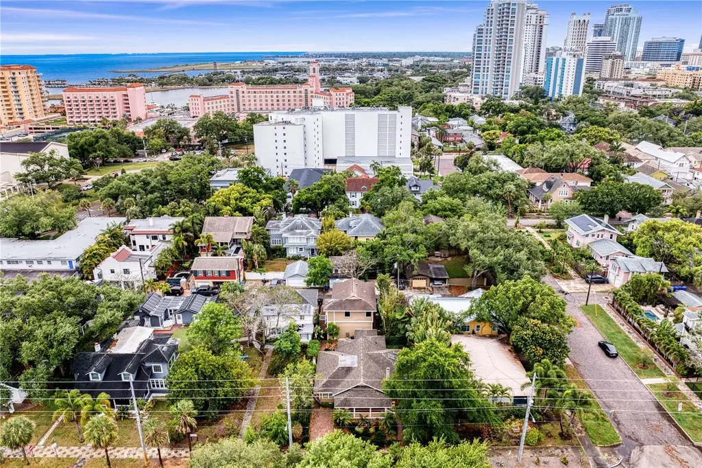 316 9th Avenue NE St Petersburg FL 33701