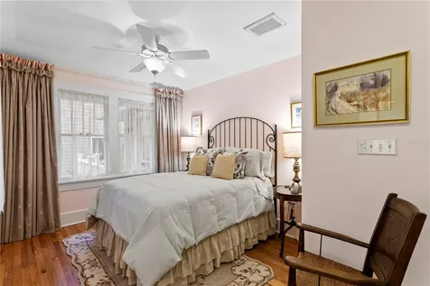 316 9th Avenue NE St Petersburg FL 33701