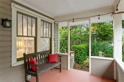 316 9th Avenue NE St Petersburg FL 33701