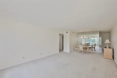 2358 Ecuadorian Way Clearwater FL 33763