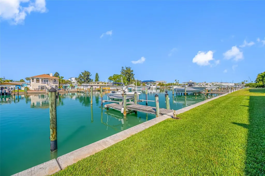 12424 Capri Circle N Treasure Island FL 33706