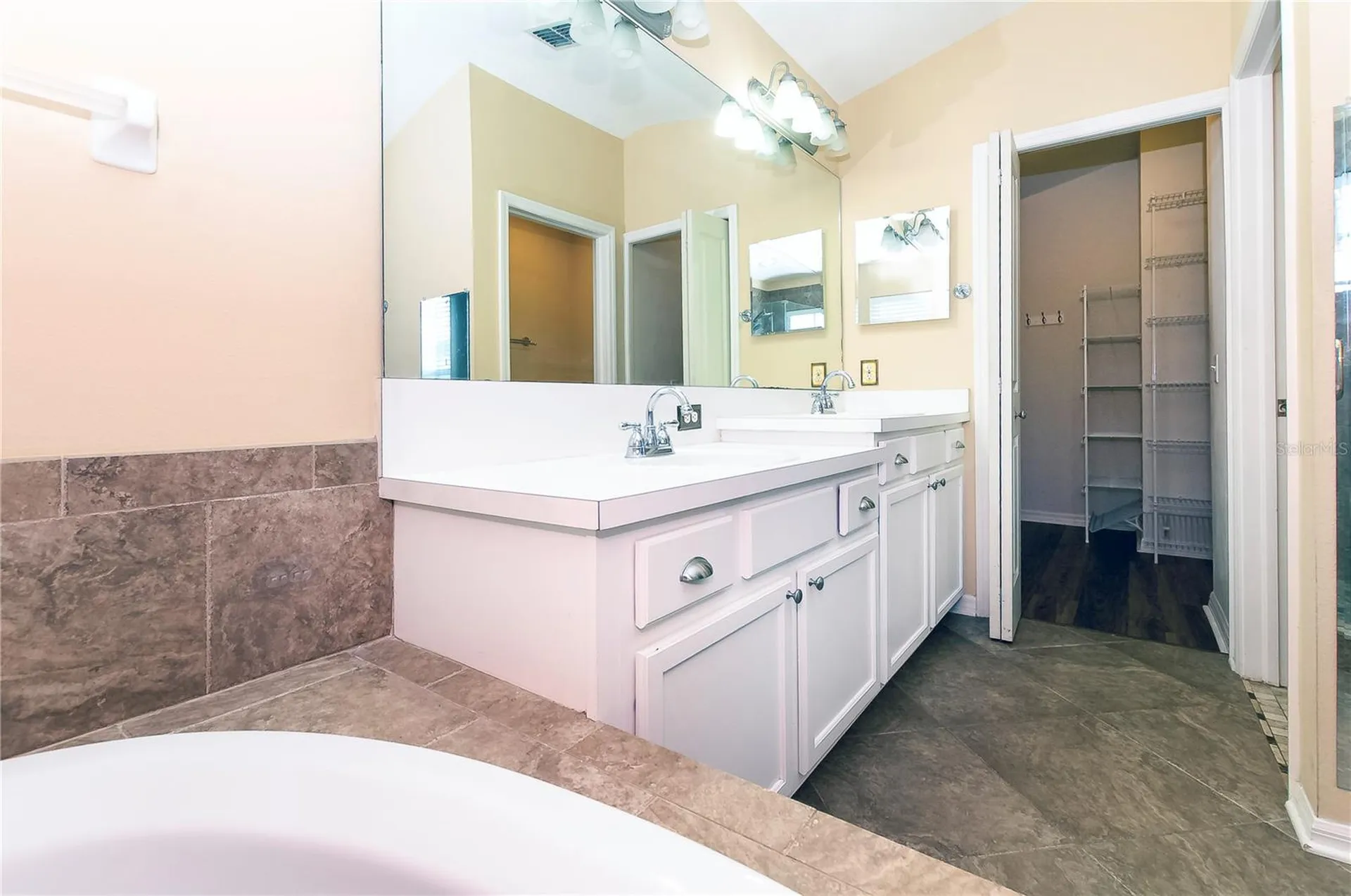 10605 Kidbrooke Court Tampa FL 33626
