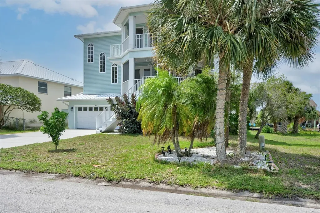 7352 Gulf Way Hudson FL 34667