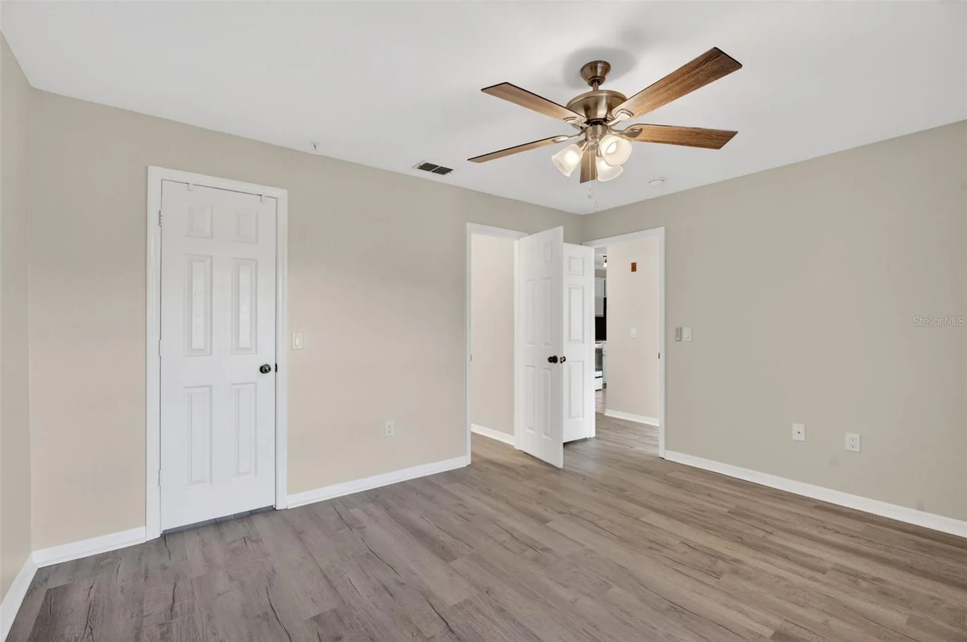 7800 Point Meadows Drive Jacksonville FL 32256