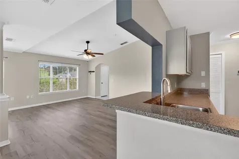 7800 Point Meadows Drive Jacksonville FL 32256