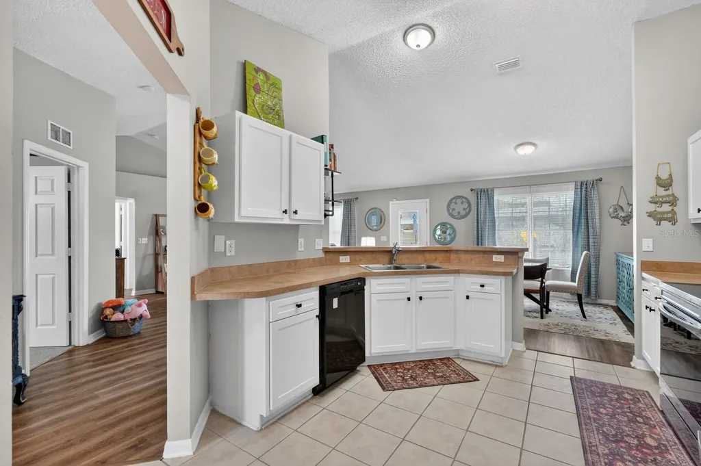 27 Lyndenhurst Lane Palm Coast FL 32137