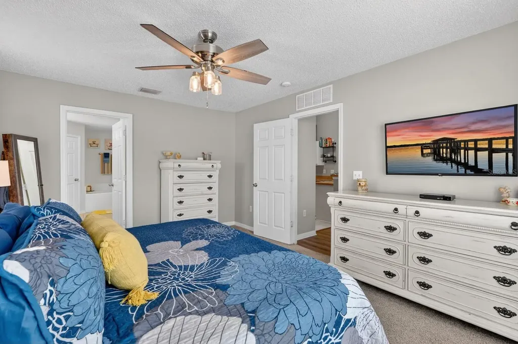 27 Lyndenhurst Lane Palm Coast FL 32137