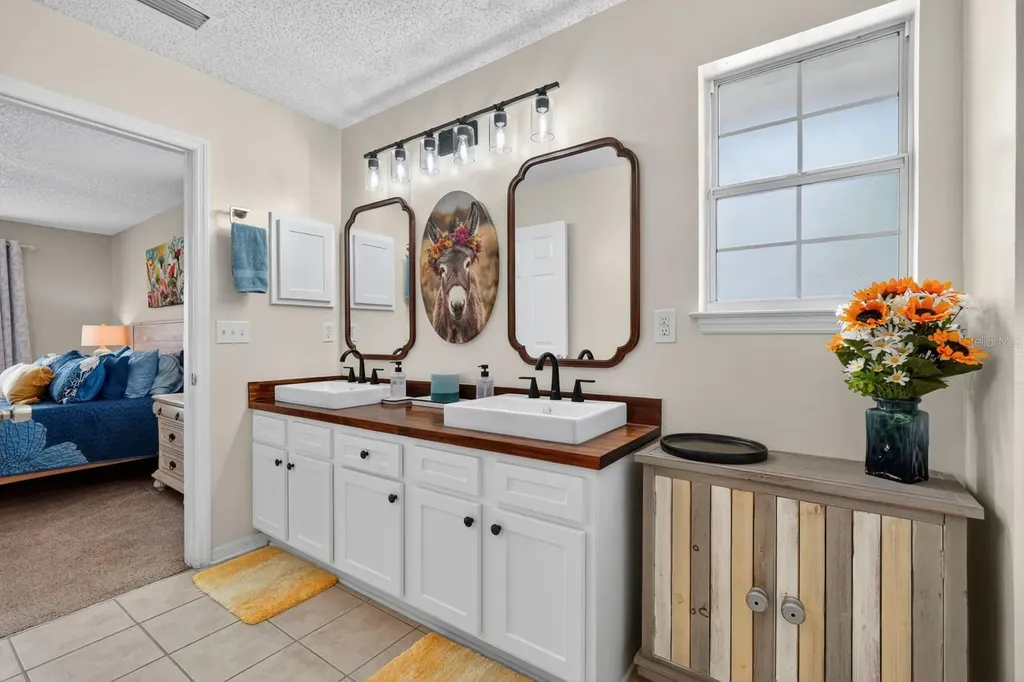 27 Lyndenhurst Lane Palm Coast FL 32137