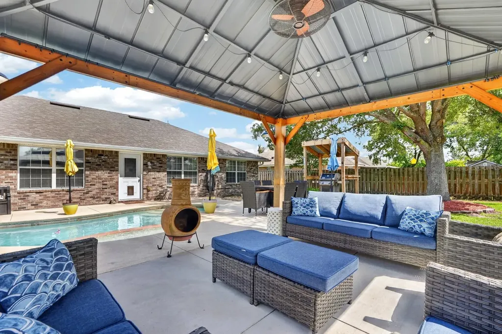 27 Lyndenhurst Lane Palm Coast FL 32137