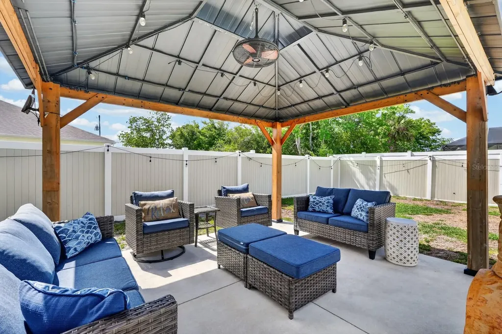 27 Lyndenhurst Lane Palm Coast FL 32137
