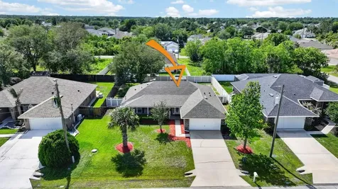 27 Lyndenhurst Lane Palm Coast FL 32137