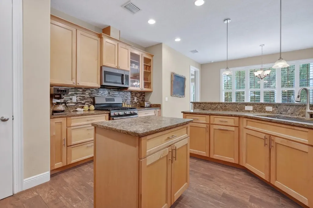 1806 Glenwood Oaks Lane Deland FL 32720