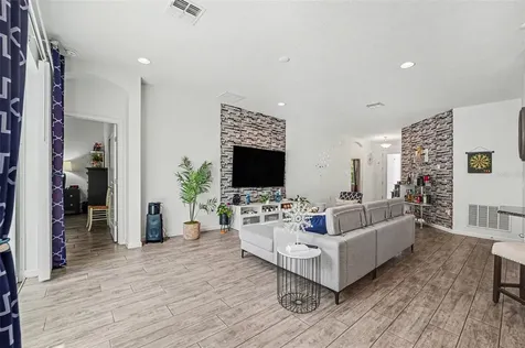 501 Sapphire Drive Davenport FL 33837