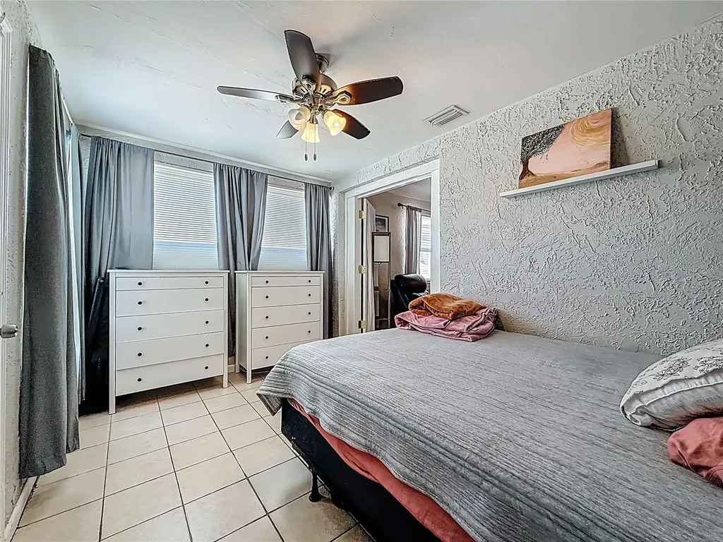 550 40th Street S St Petersburg FL 33711