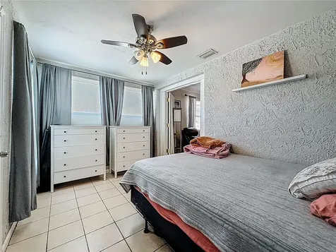 550 40th Street S St Petersburg FL 33711