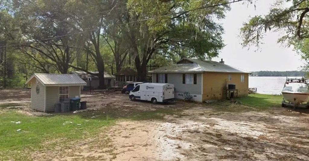 101 Walker Drive Interlachen FL 32148