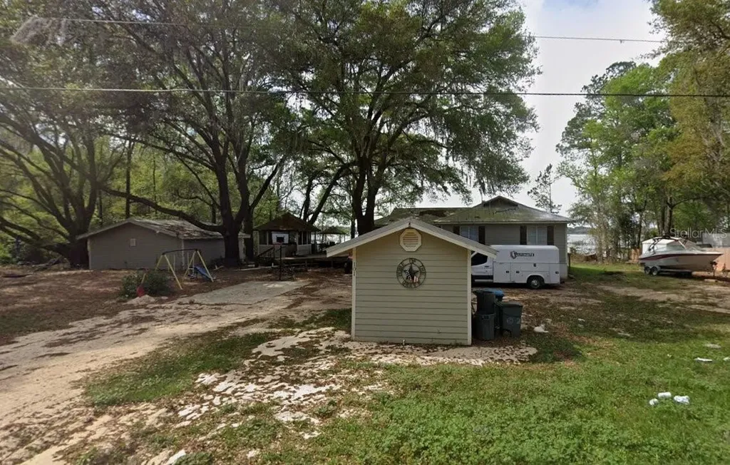 101 Walker Drive Interlachen FL 32148