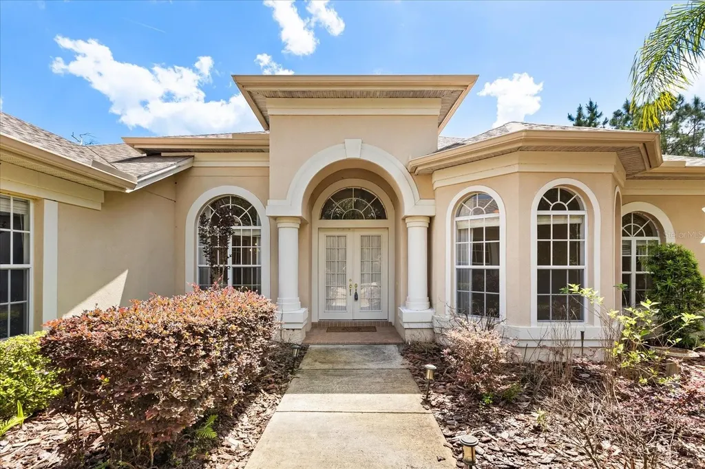 420 Valley Stream Drive Geneva FL 32732