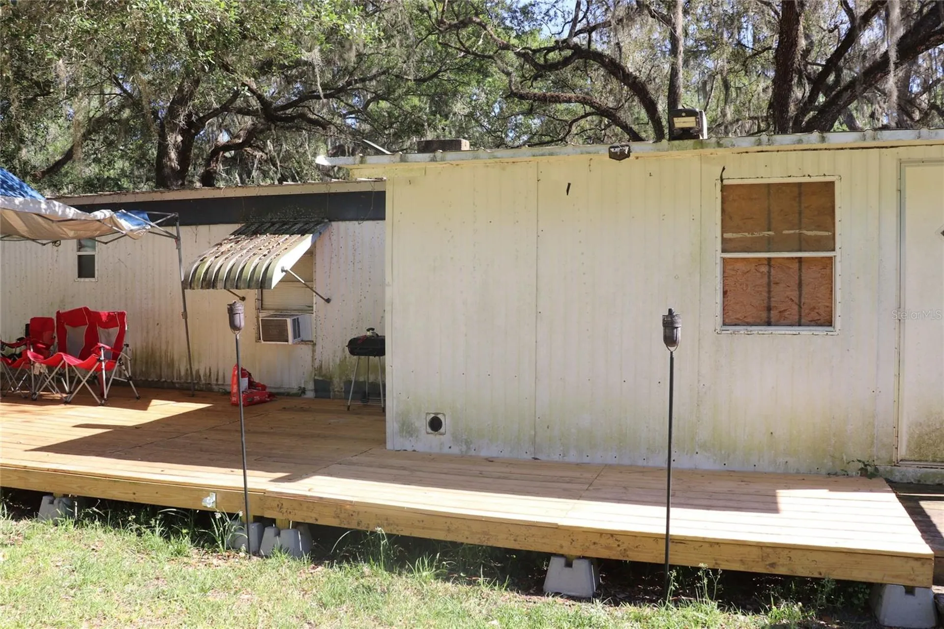 2466 Cr 401a Lake Panasoffkee FL 33538