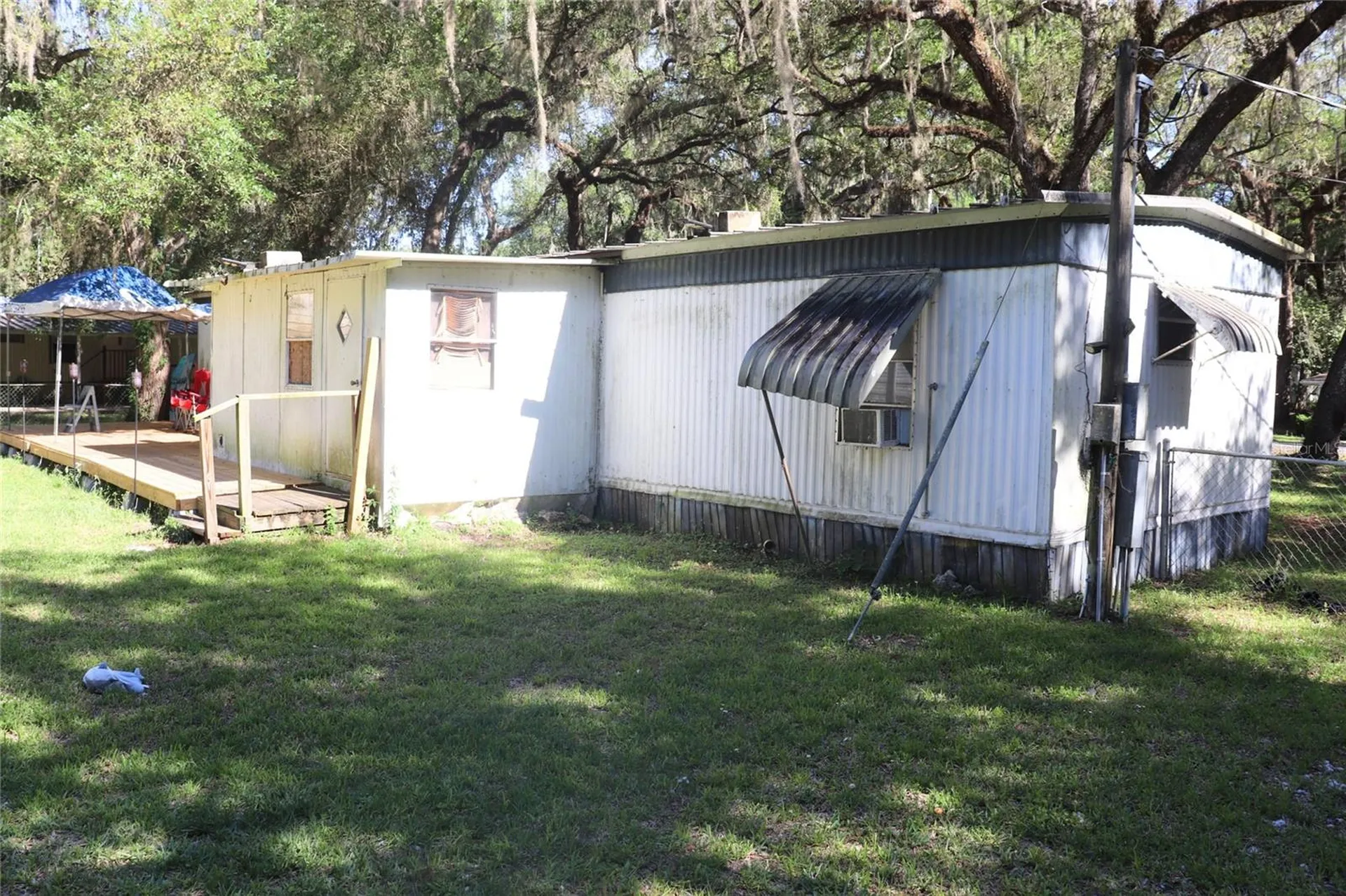 2466 Cr 401a Lake Panasoffkee FL 33538