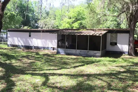 2466 Cr 401a Lake Panasoffkee FL 33538