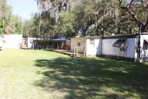 2466 Cr 401a Lake Panasoffkee FL 33538