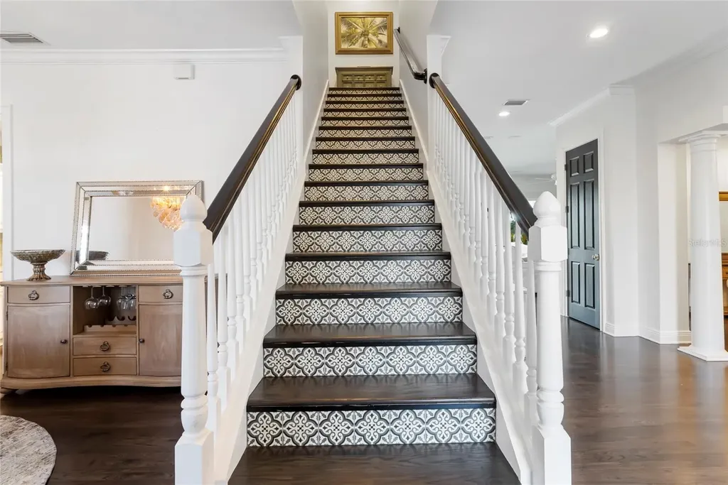 356 Belleair Drive NE St Petersburg FL 33704