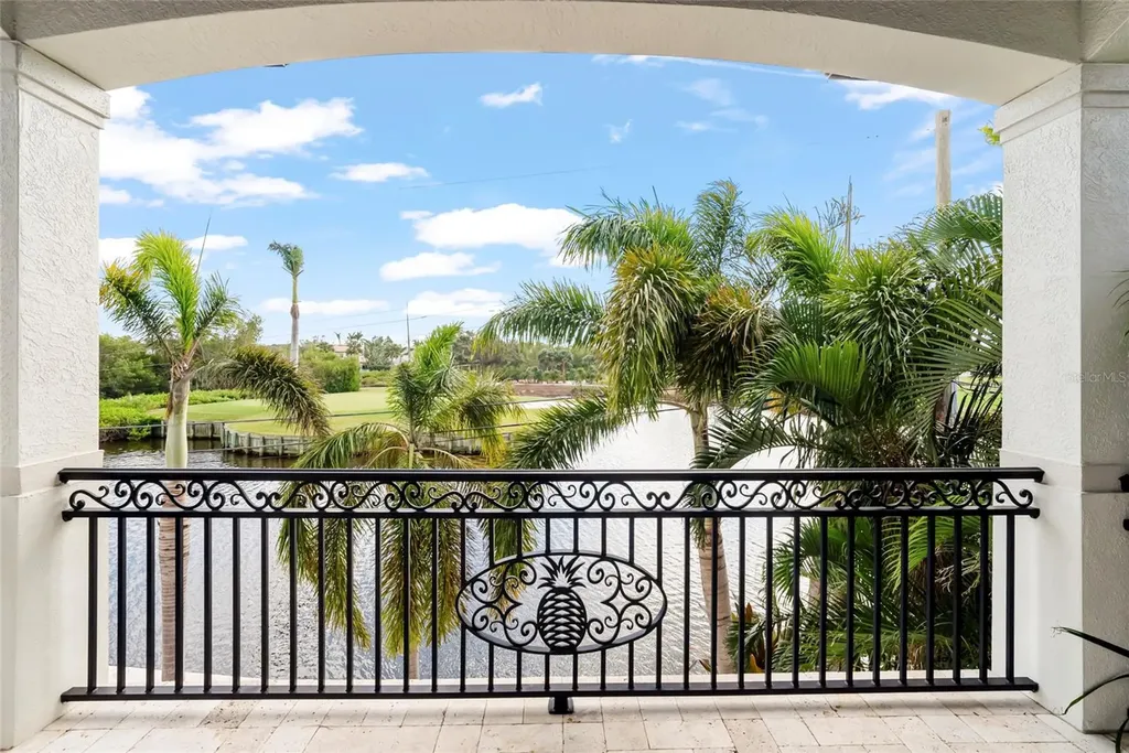 356 Belleair Drive NE St Petersburg FL 33704