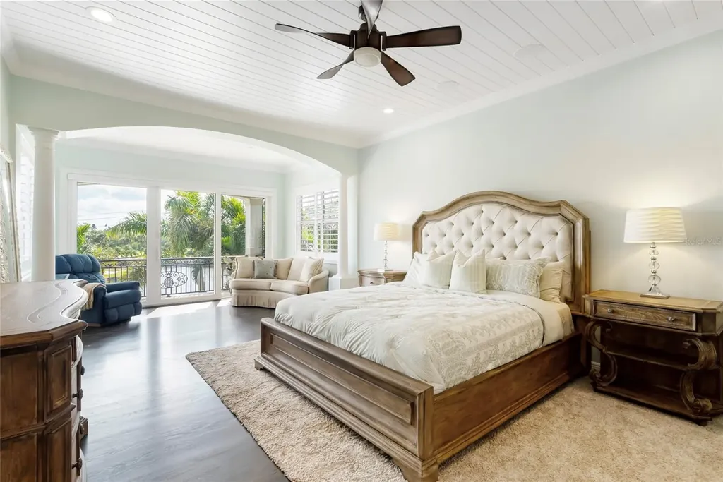 356 Belleair Drive NE St Petersburg FL 33704