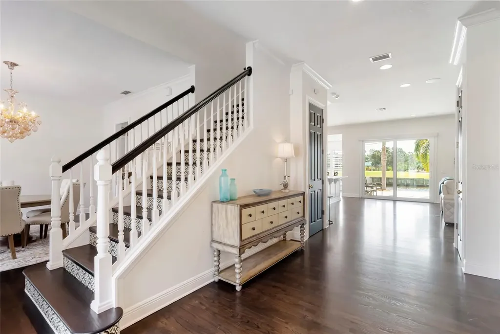 356 Belleair Drive NE St Petersburg FL 33704