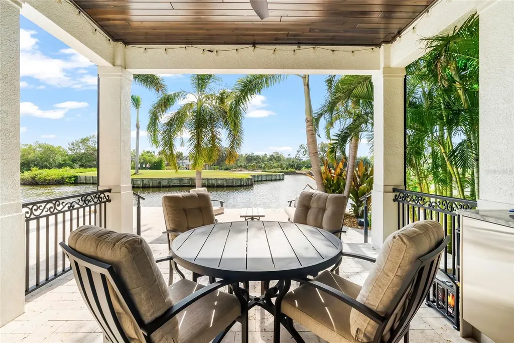 356 Belleair Drive NE St Petersburg FL 33704