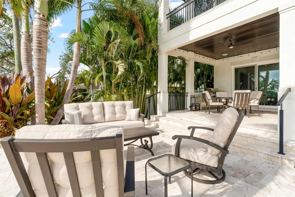 356 Belleair Drive NE St Petersburg FL 33704