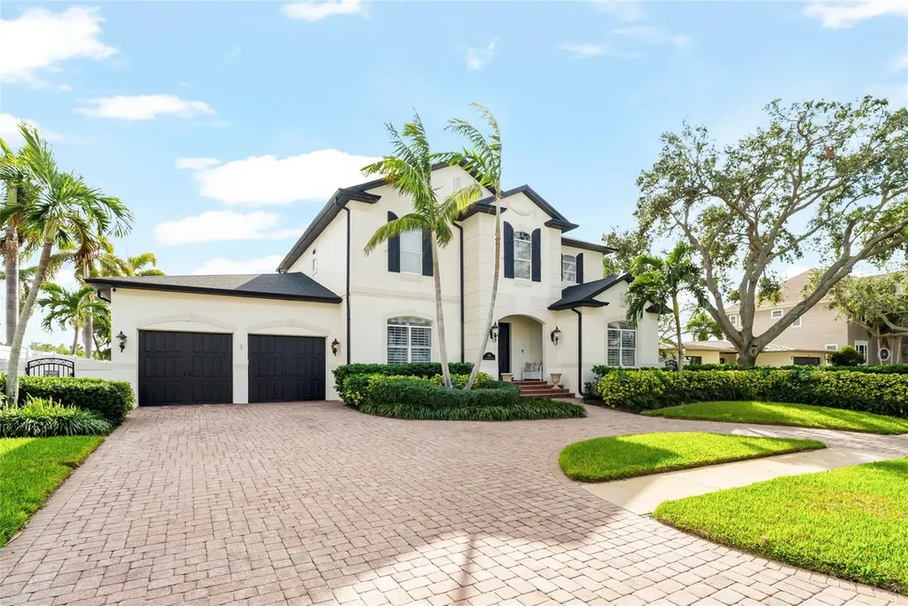 356 Belleair Drive NE St Petersburg FL 33704