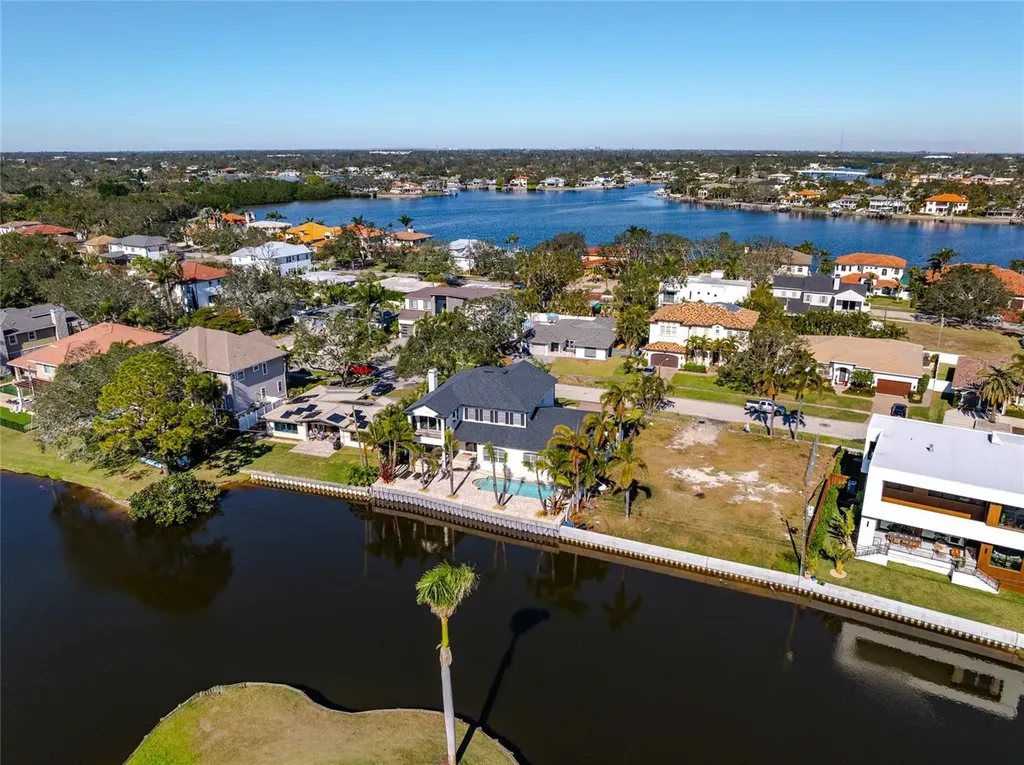 356 Belleair Drive NE St Petersburg FL 33704
